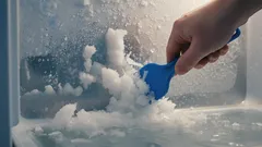 Zapomeňte na zdlouhavé rozmrazování: tato metoda odstraní led během několika minut